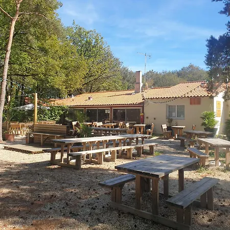 Kamp alanı Mobilhome Proche Puy Dufou *